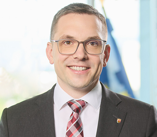 Portraitfoto von Ministerialdirektor Mathias Range. 