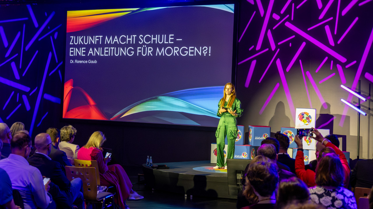 Dr. Florence Gaub war Gastrednerin beim Zukunftskongress.