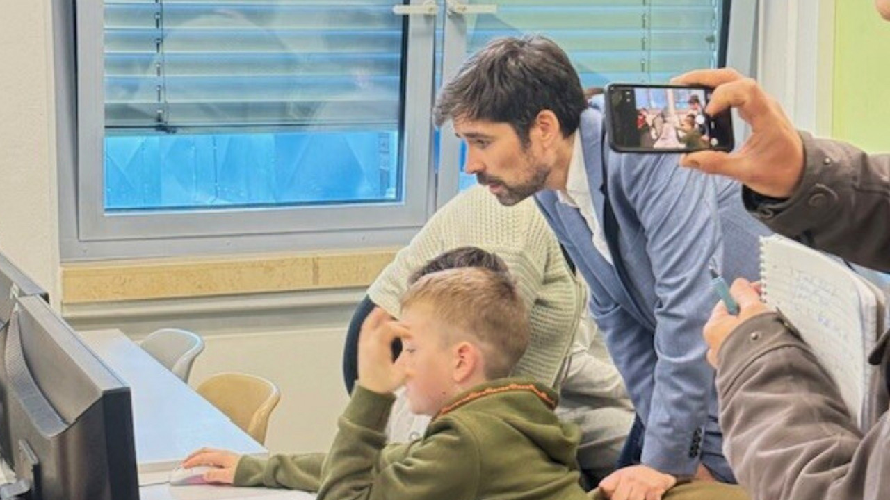 RS_Katzenelnbogen_BMRLP_SChoenauer-Gragg Bildungsminister Sven Teuber beim Schulbesuch