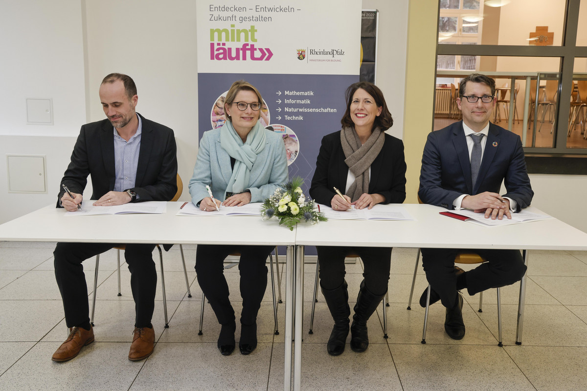 RheinlandPfalz zum starken MINTLand machen Landesregierung verlängert MINTKooperation